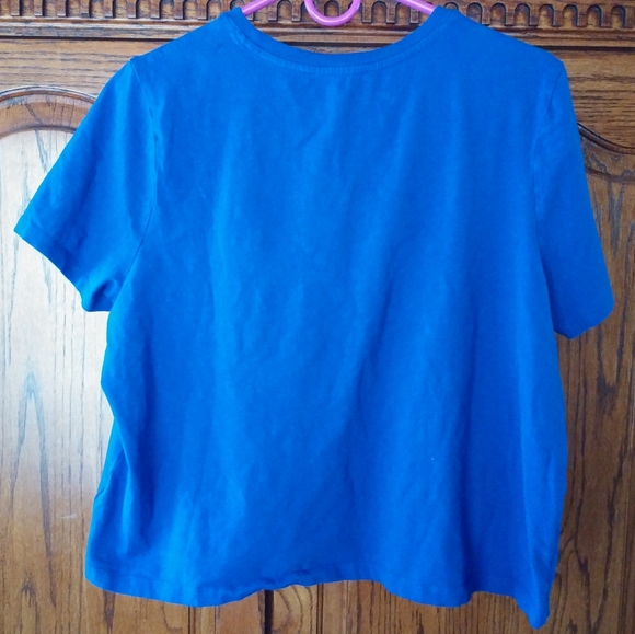 F21+ Worldwide Cropped Tee - Picture 2 of 4